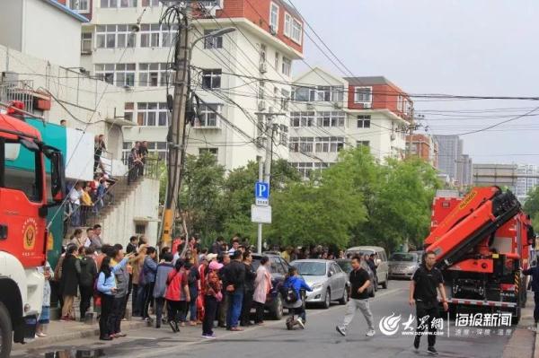 突發(fā)！青島一居民樓發(fā)生爆燃！已造1人死亡，7人受傷！3公里外有震感…