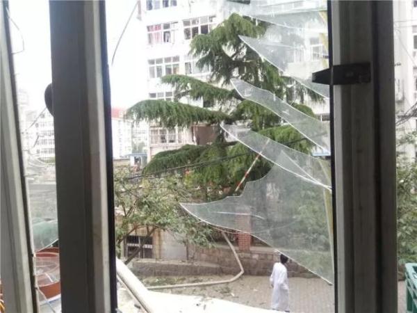 突發(fā)！青島一居民樓發(fā)生爆燃！已造1人死亡，7人受傷！3公里外有震感…