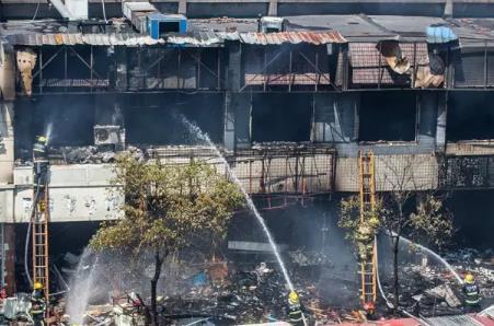 煤氣罐有沒忘關(guān)閥門？ 爆燃事故給餐館沉重警示