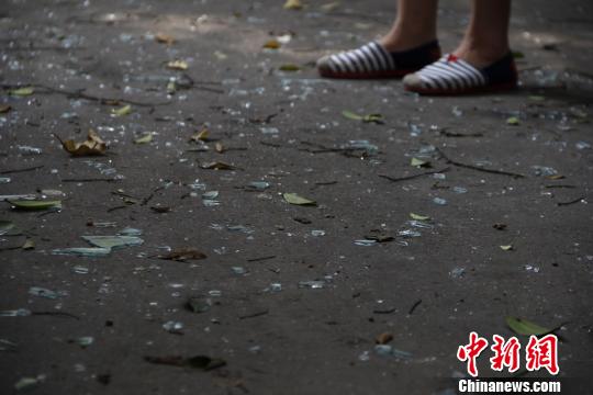 圖為煤氣爆燃民房。 朱柳融 攝